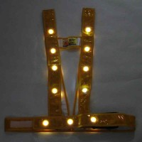 LEDタスキ型安全ベスト『光るんです』 ゴールド/白LED フリーサイズ 取寄品の3枚目